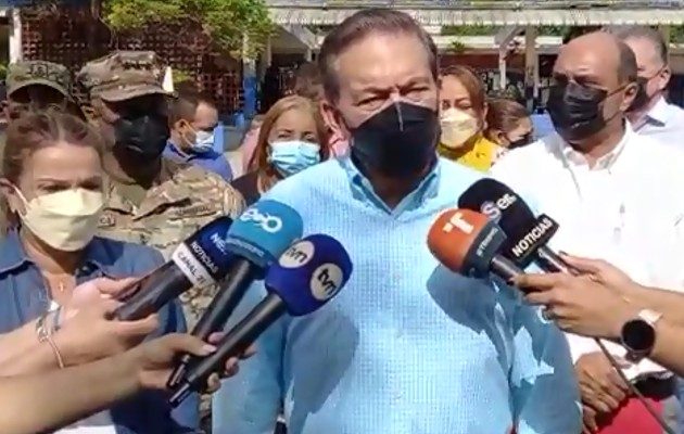 "Aquí hay mucha gente que gana más que un presidente", dice Laurentino Cortizo. Foto: Víctor Arosemena