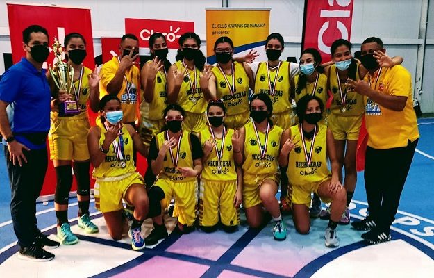 Herrera salió campeón en el baloncesto kiwanis Sub-18 femenino.