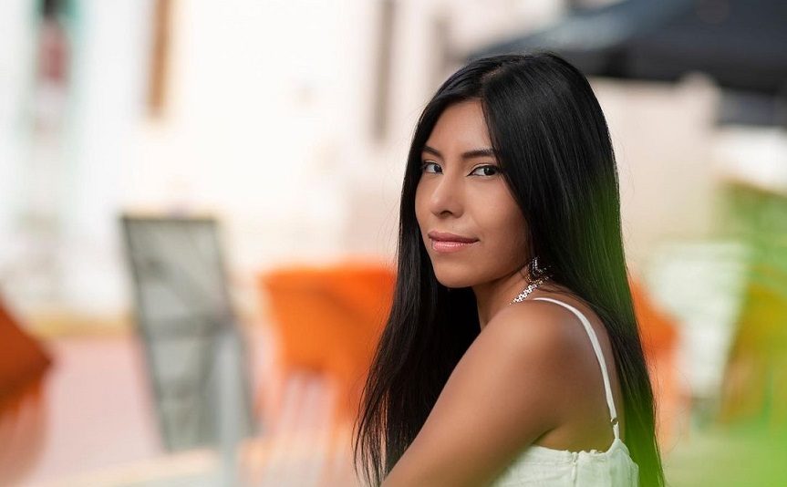 Ana Blanco. Foto: Instagram/aanablanco/@neonbatista.foto