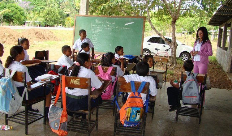 Ministerio de Educación (Meduca) contabiliza un total de 324 centros educativos ranchos a nivel nacional. Foto: Archivo