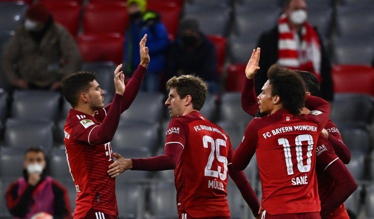 Jugadores del Bayern festejan. Foto:EFE