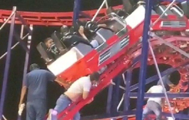 En unos 30 minutos, el personal técnico de "Play Land Park" pudo resolver la situación. Foto: Eric A. Montenegro