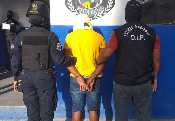 Un aprehendido mantiene una condena pendiente de 56 meses de prisión por pandillerismo. Foto: Diomedes Sanchez
