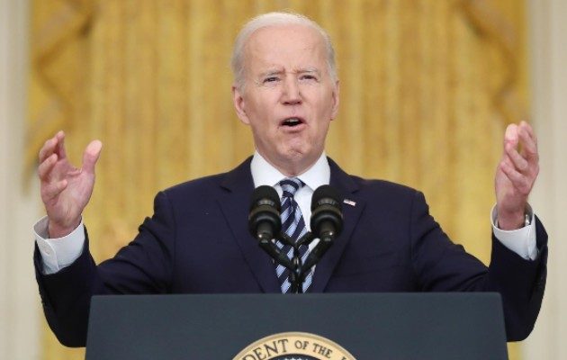 Joe Biden habló desde la sala de crisis ("Situation Room") de la Casa Blanca sobre Rusia, Vladimir Putín y Ucrania. Foto: EFE