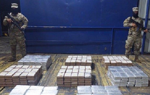 Los paquetes estaban forrados en color crema y plateado. Foto: Diomedes Sánchez