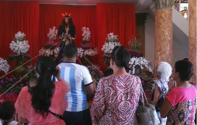 El aforo permitido en la Basílica Menor es de un 80%, para evitar las aglomeraciones. Foto. Melquiades Vásquez