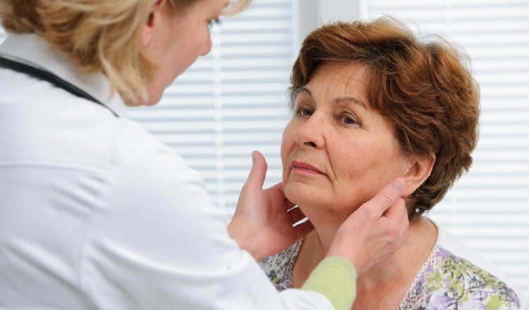 Las mujeres tienen entre cinco y ocho veces más probabilidades que los hombres de tener problemas de tiroides. Pixabay/Ilustrativa