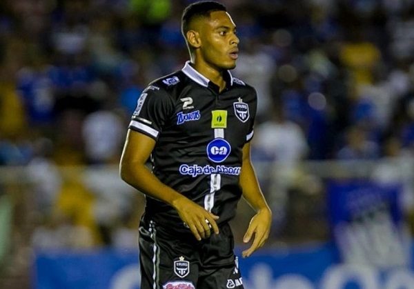 Ismael Díaz ha sido dos veces campeón con el Tauro Fútbol Club (2013 y 2021).