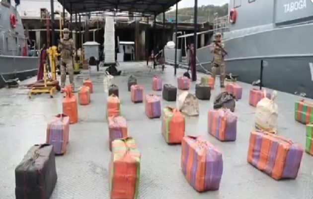 El decomiso de 853 paquetes de sustancias ilícitas se logró durante las tareas de patrullaje y control de tráfico marítimo ilícito que realiza la entidad como parte de las acciones de la "Operación Génesis", en coordinación con el Centro Regional de Operaciones Aeronavales (Croan). Foto. Archivo