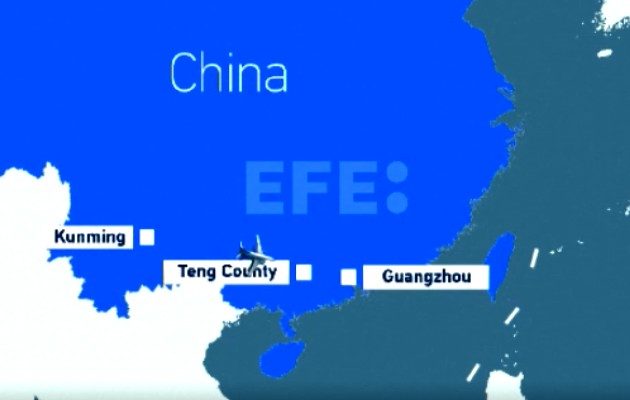 El avión, que realizaba el trayecto entre las ciudades de Kunming (suroeste) y Cantón (sureste) se estrelló con 123 pasajeros y 9 miembros de la tripulación a bordo. Foto: EFE