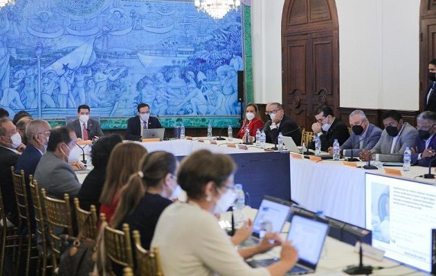 Este lunes se realizó una reunión de seguimiento a la mesa técnica de trabajo sobre medicamentos. Foto: Presidencia