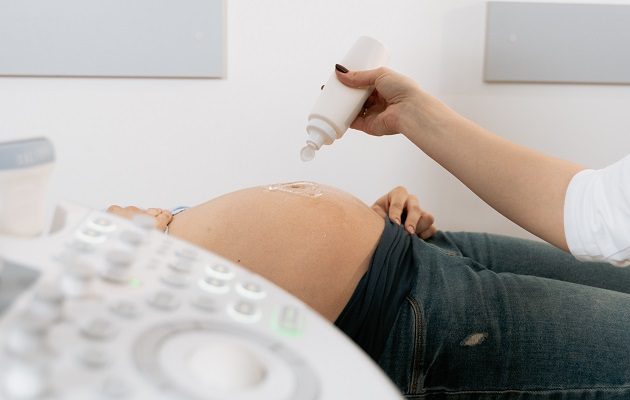 Las embarazadas tendrían un 20% de descuento en medicamentos bajo prescripción médica. Foto: Pexels