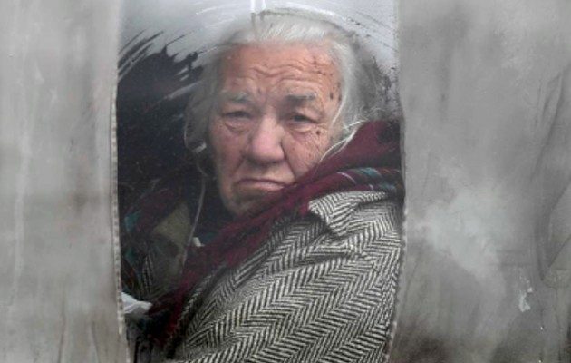 Un 57 % de los desplazados en Ucrania son personas mayores. Foto: EFE