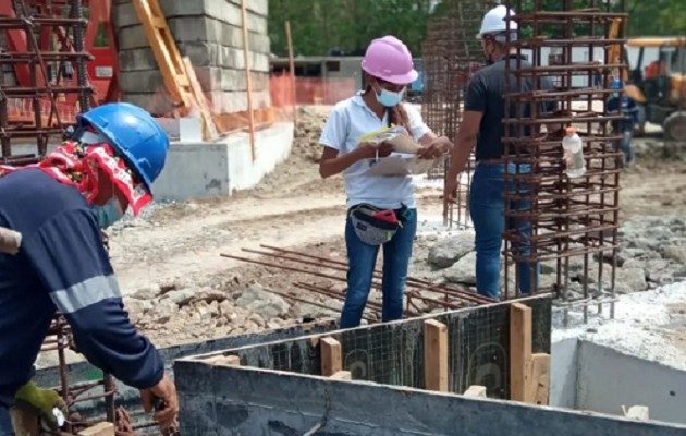 Los trabajos se encuentran en colocación de zapatas y vigas sísmicas. Foto: Diomedes Sánchez