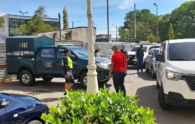 Un fuerte dispositivo policial se mantiene en los predios donde se realiza la audiencia. Foto: José Vásquez 