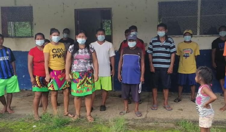 Comunidad se queja de docente, porque no cumple con horario.