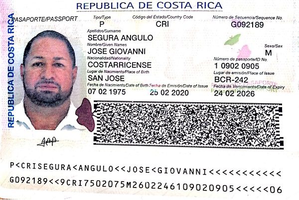José Giovanni Segura nació en Copey de Dota, un paradisíaco lugar que crece entre las montañas y la naturaleza en San José, Costa Rica.
