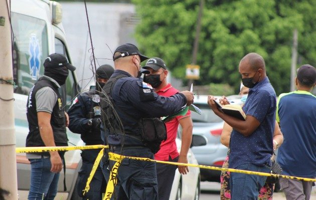 José Francisco Briones Orozco, alias "Rasta",  fue asesinado a balazos mientras se encontraba junto a su hijo, de ocho años, en una parada de autobús ubicada en el corregimiento de Barrio Balboa, en La Chorrera, provincia de Panamá Oeste. Foto. Eric Montenegro