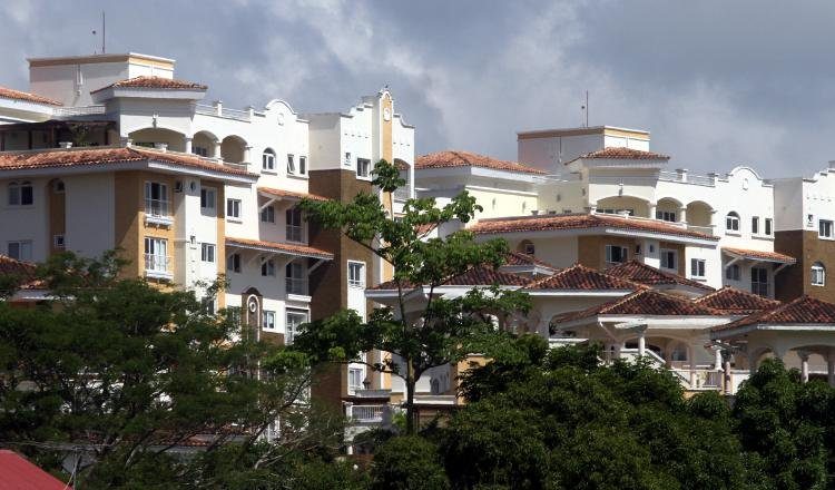 En sus actuales vallas publicitarias cerca de la zona de Rodman, Tucán todavía se promueve como un proyecto residencial con cancha de golf, no así como un hotel que es lo que exige el registro nacional de turismo. Foto: Víctor Arosemena