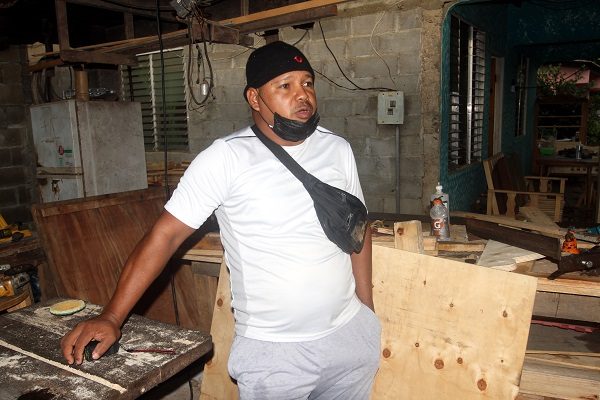Allen Rolando Gómez es uno de los mejores ebanistas de Natá de los Caballeros.