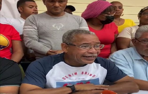 Colón estuvo 20 días en paro indefinido, lo que afectó a los estudiantes, trabajadores, por la paralización del transporte de usuarios. Foto. Diomedes Sánchez