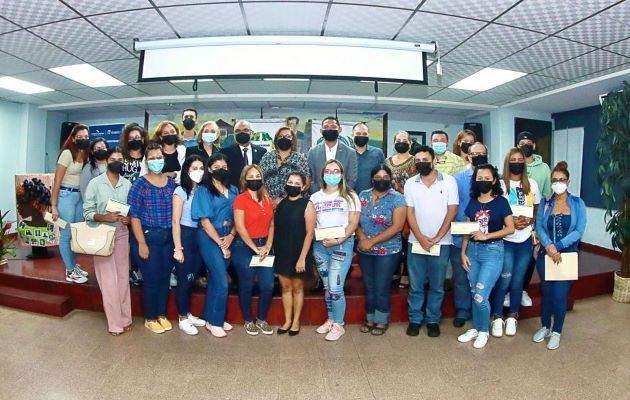 De los 35 estudiantes que viajarán a Europa, 20 estudiarán en Italia y los 15 restantes estudiarán en Francia. Foto: Cortesía Ifarhu