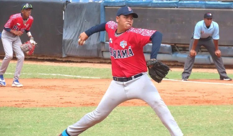 El lanzador panameño Roderick Medina fue el ganador ante República Dominicana. Foto: Fedebeis