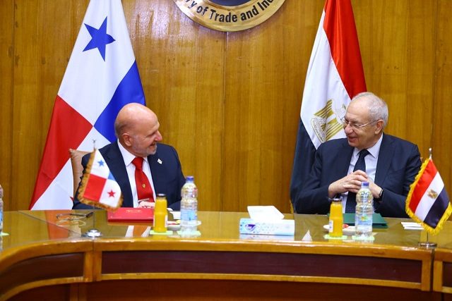 Giovanni Ferrari de Zolicol (izq) y Yehia Zaki (der) de la Zona Económica del Canal de Suez. Foto: Cortesía Zolicol 