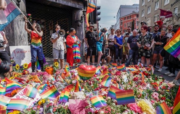 Atentado dejó dos muertos y 21 heridos en el centro de la capital noruega. Foto: EFE
