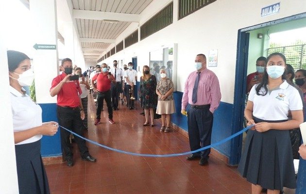 Esperan recibir el gimnasio entre octubre y noviembre, así harían graduaciones y otros eventos. Foto: Thays Domínguez