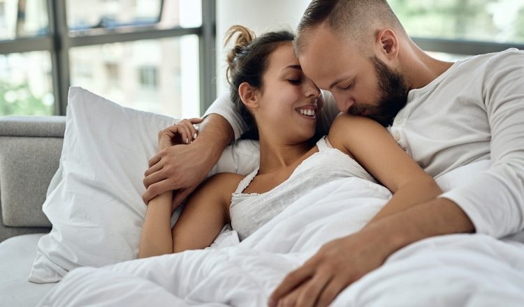 Ambos géneros disfrutan de los sonidos durante los encuentros sexuales. Ilustrativa / Freepik
