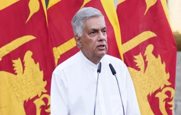 El suceso tuvo lugar horas después de que miles de manifestantes irrumpieran en las residencias oficiales del presidente de Sri Lanka, Gotabaya Rajapaksa, y el primer ministro. Foto: EFE