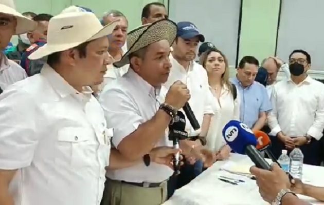 Se llevó a cabo una asamblea en las instalaciones de AEVE y las bases decidieron romper el documento.