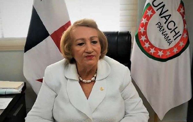 Polémica por gestión de rectora de la Unachi, Etelvina de Bonagas. Foto: Archivo