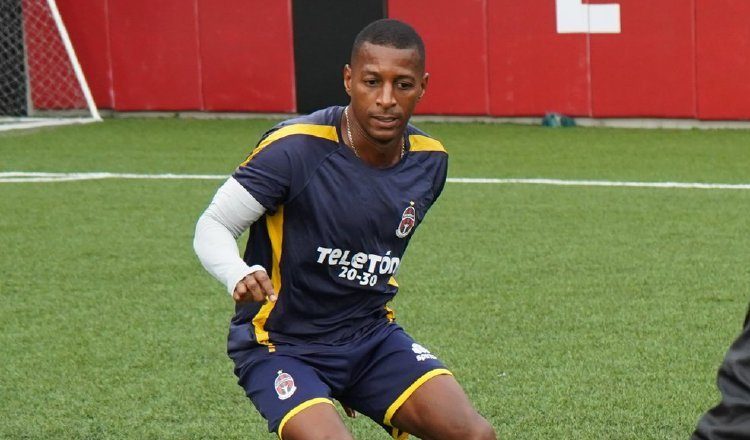 Nicolás 'Yuyu' Muñoz (izq). y Adolfo Machado (der.)  en los entrenamientos del Sporting. Foto: @sportingsmfc