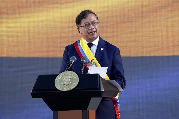 Gustavo Petro se juramentó en la tarde de este domingo como presidente de la República de Colombia. Foto: EFE