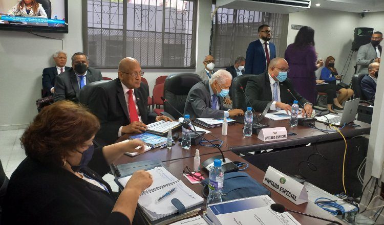 Una vez Héctor Alexander y su equipo sustentó, la próxima semana inicia el desfile de un centenar de entidades que sustentarán sus presupuestos y necesidades. Cortesía Asamblea Nacional