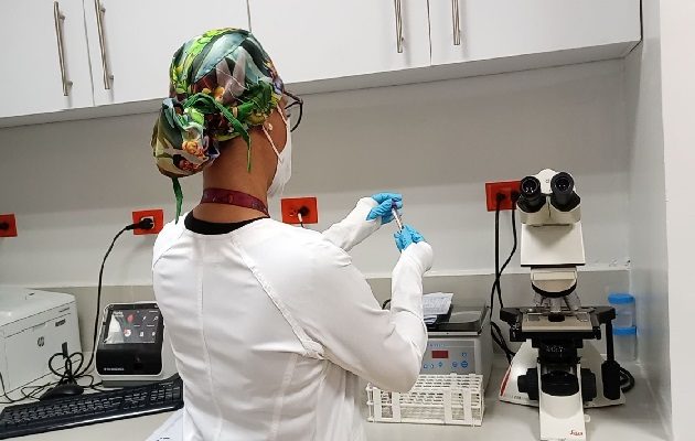 Con este nuevo laboratorio clínico se podrá descongestionar en alguna medida la policlínica ‘Dr. Juan Vega Méndez’ de la Caja de Seguro Social (CSS) además de abaratar costos. Foto. Eric Montenegro