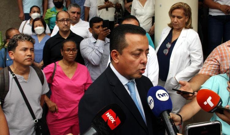 Según Orlando Pérez, son más de 450 farmacias pequeñas en todo el país, las que están pasando por una difícil situación económica. Foto: Víctor Arosemena