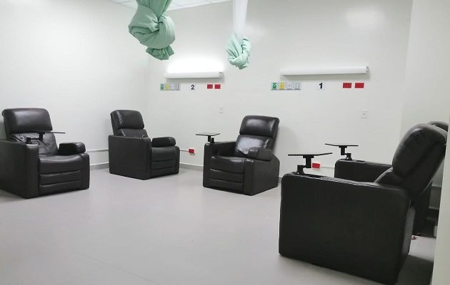 Esta sala oncológica podría ser inaugurada en el mes de octubre, ya que existen grandes avances sobre todo del personal que ya ha sido capacitado. Foto. Thays Domínguez