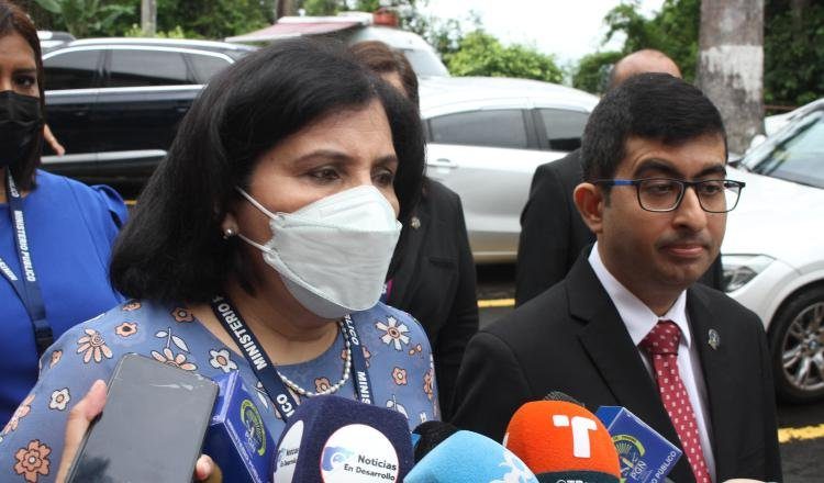 Fiscal Ruth Morcillo junto a su colega cuestionado Mahmad Daud Hasan. Victor Arosemena