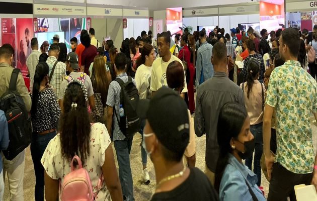 Unas 50 empresas participan de esta feria de empleo. Foto: Cortesía CCIAP