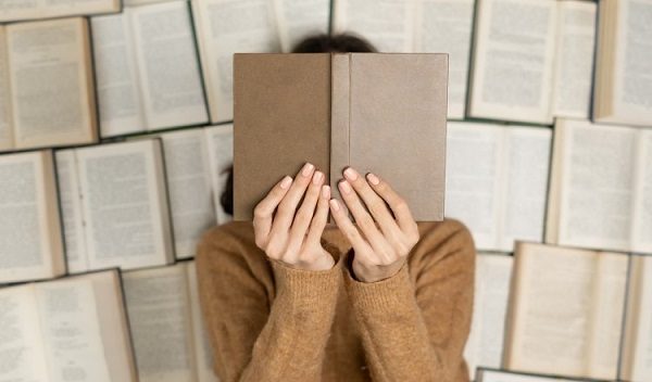  En el parque Andrés Bello se realizará un trueque de libros. Foto: Ilustrativa / Freepik
