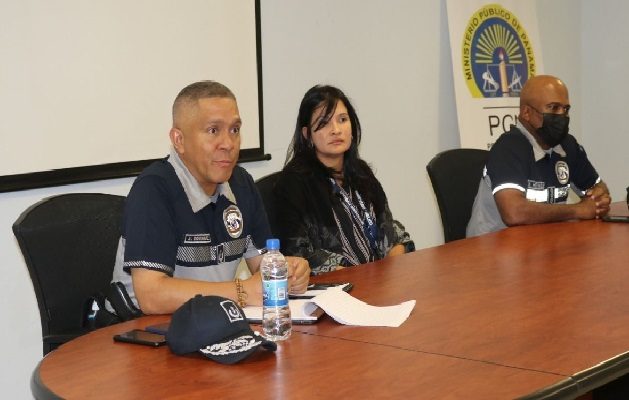 Jorge Domínguez, nuevo jefe de la PN para Colón, señaló que la comunicación es vital para el éxito de toda misión, por lo que brindará el apoyo a las autoridades judiciales, “para que todo aquel que falte a la ley pague". Foto. Diomedes Sánchez