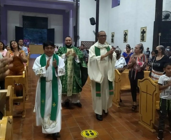  Se estima que entre 80 mil personas a 100 mil, acuden todos los 21 de octubre a Portobelo. Foto: Diomedes Sánchez 
