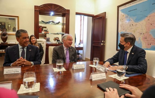 También conversaron sobre los avances de Panamá para salir de la lista discriminatoria del GAFI. Foto: Cortesía
