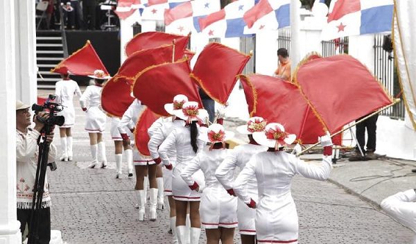 Si va a los desfiles debe tener cuidado con lo que come. Foto: Archivo
