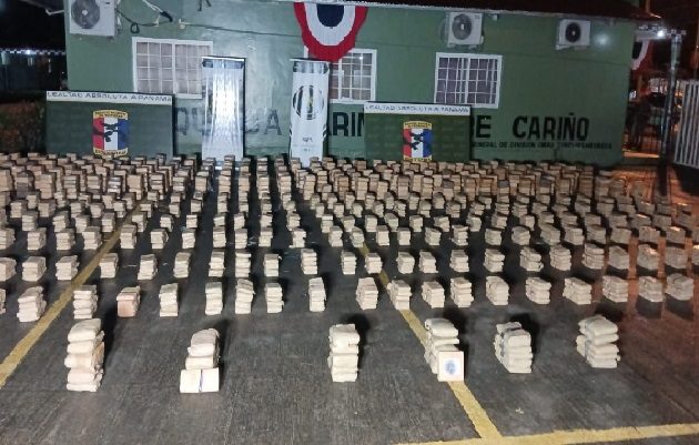 Se confirmó que tres extranjeros que viajaban en la embarcación como tripulantes fueron capturados. Foto. PGN