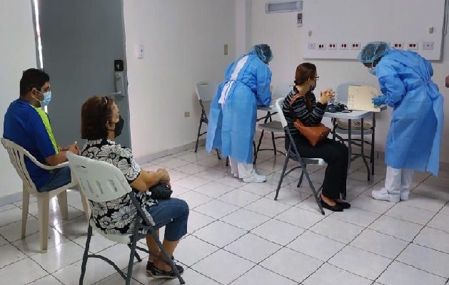 En las últimas dos semanas se ha registrado un aumento de caos de covid-19 del 2% al 7% situación que conlleva a que los equipos de salud se activen. Foto. José Vásquez