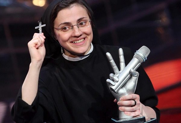 Triunfo en la versión italiana del concurso televisivo "La Voz" en 2014. EFE